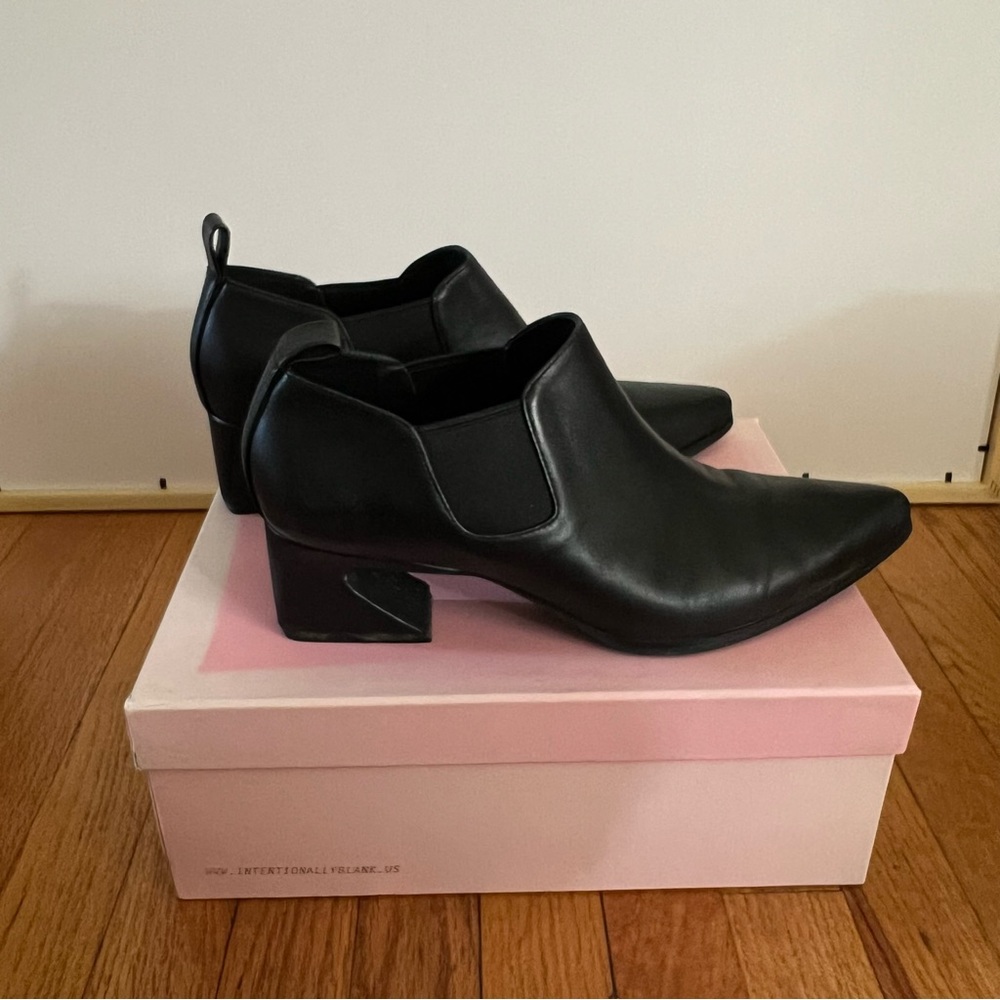 Intentionally Blank Pepper Boot